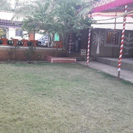 ホテルNisarg Shrushti Farmhouse プネ エクステリア 写真