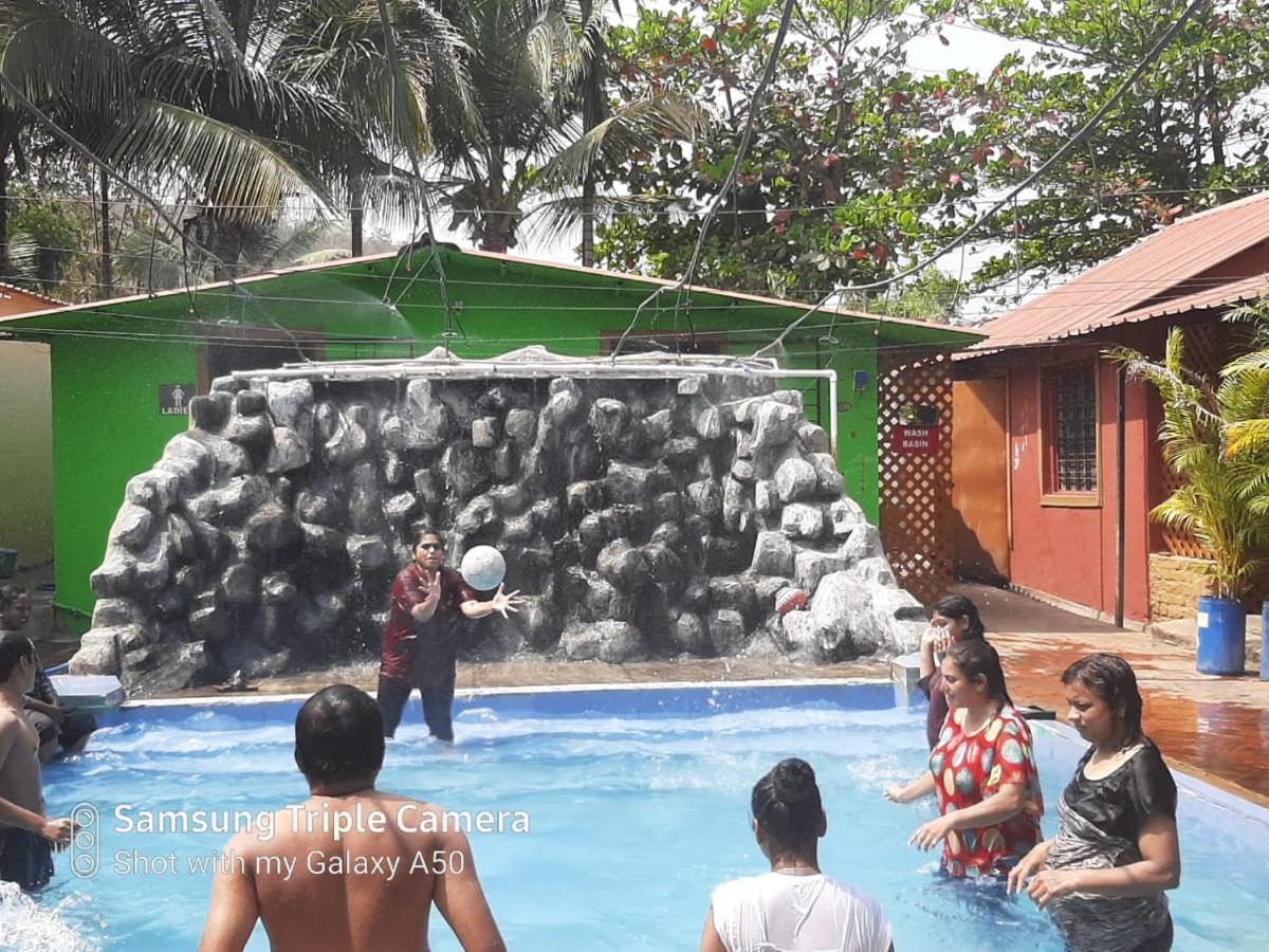 ホテルNisarg Shrushti Farmhouse プネ エクステリア 写真