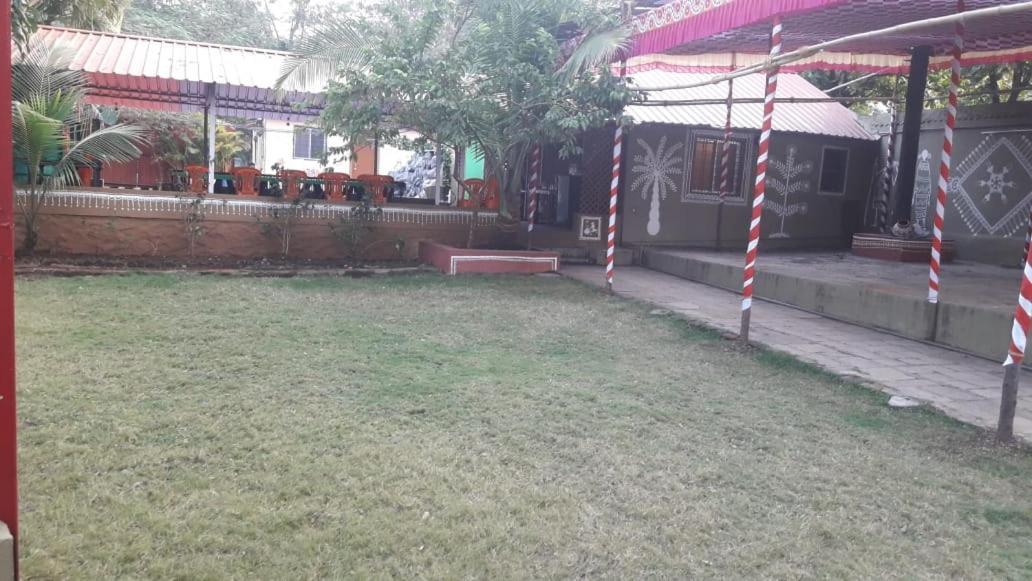 ホテルNisarg Shrushti Farmhouse プネ エクステリア 写真